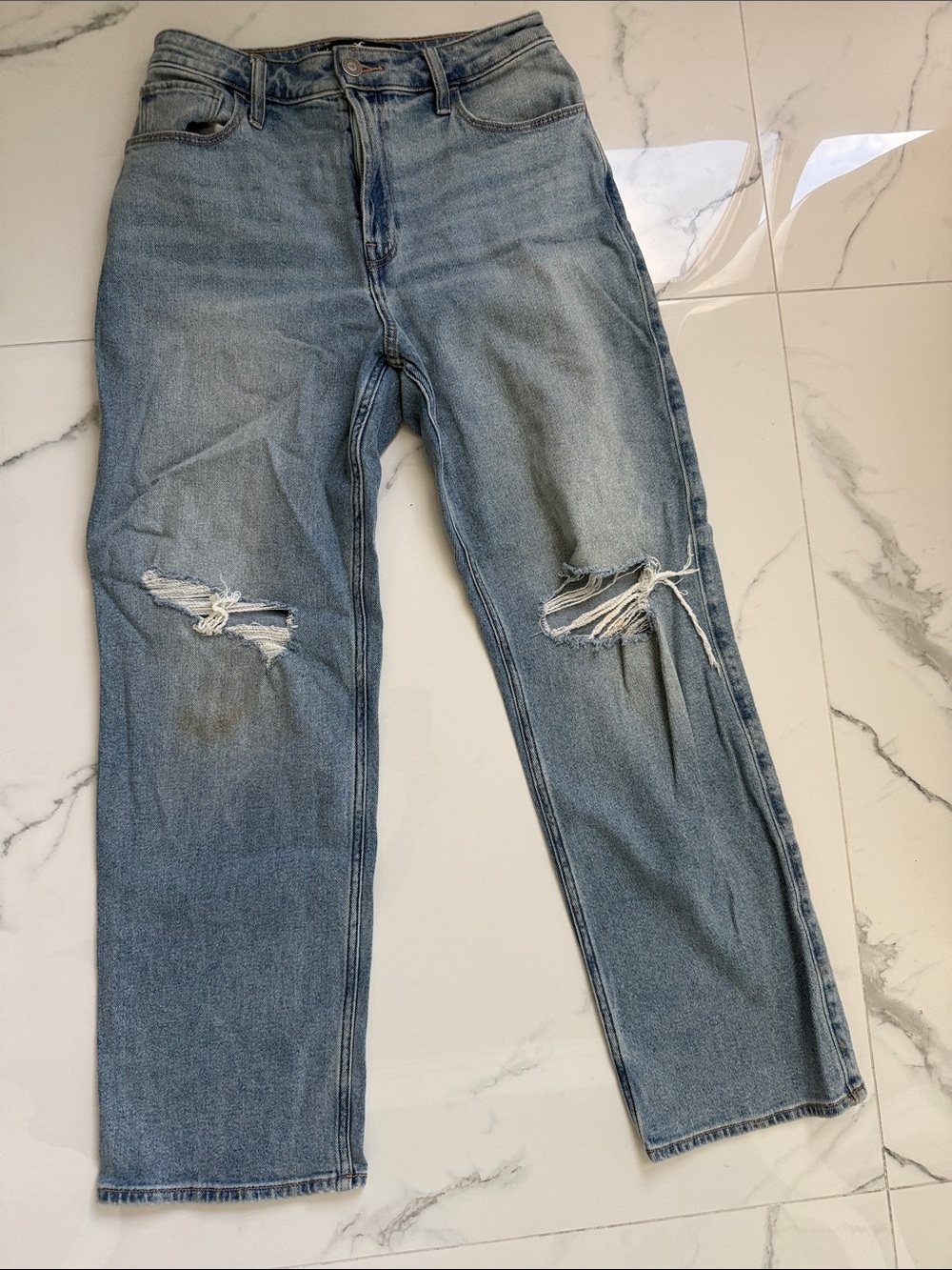 Hollister Ultra High-Rise Distressed Dad Jeans